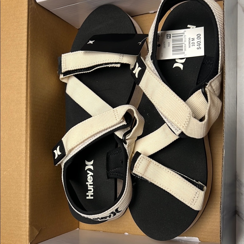 Hurley Black and Cream Zesty Sandals Women’s 10 Medium